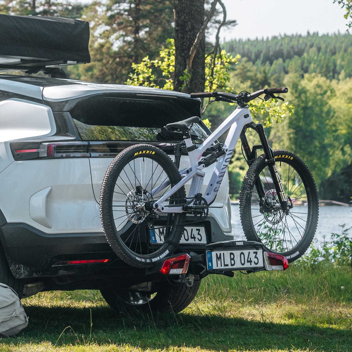 thule-velolite-foldable-platform-bike-rack-3-bikes-5-2007760-1.jpg